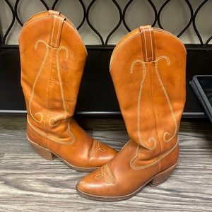 9 West Vintage Leather Boots 71/2 B, Womens